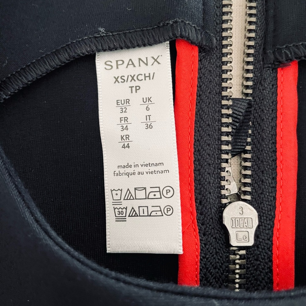 SPANX "PERFECT FITTED DRESS" CLASSIC BLACK SHEATH DRESS - XS- TAGS ON - Picture 9 of 9